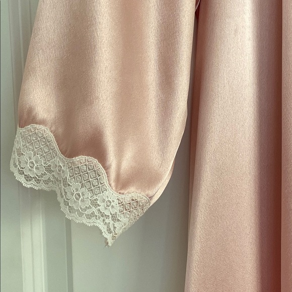 Vintage Givenchy Pink Satin Robe with Lace Trim - Picture 2 of 11